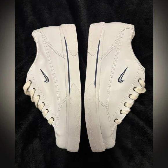 Vintage Nike Retro GTS 2003 White/Navy 143014-141 Size 7 NWOB RARE - Picture 8 of 16